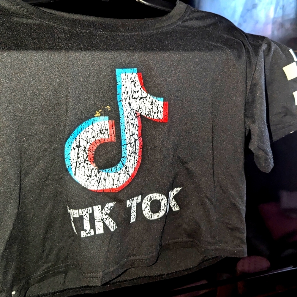 Black t shirt